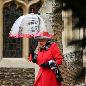 La reine Elizabeth II à la messe de Noël en l'église St Mary Magdalene à Sandringham le 25 décembre 2015.