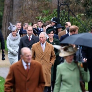 La famille royale britannique après la messe de Noël en l'église St Mary Magdalene à Sandringham le 25 décembre 2015.