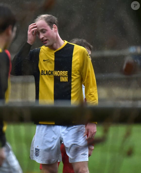 Le prince William et le prince Harry ont disputé le 24 décembre 2015 à King's Lynn le traditionnel match de football caritatif de Noël de Sandringham, tous deux sous les couleurs d'un pub local, le Black Horse Inn.