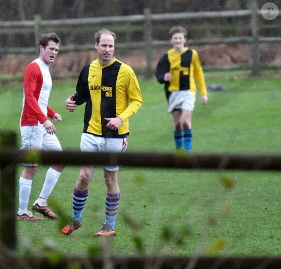 Le prince William et le prince Harry ont disputé le 24 décembre 2015 à King's Lynn le traditionnel match de football caritatif de Noël de Sandringham, tous deux sous les couleurs d'un pub local, le Black Horse Inn.