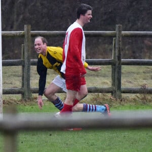 Le prince William et le prince Harry ont disputé le 24 décembre 2015 à King's Lynn le traditionnel match de football caritatif de Noël de Sandringham, tous deux sous les couleurs d'un pub local, le Black Horse Inn.