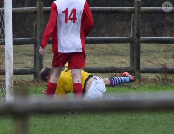 Le prince William et le prince Harry ont disputé le 24 décembre 2015 à King's Lynn le traditionnel match de football caritatif de Noël de Sandringham, tous deux sous les couleurs d'un pub local, le Black Horse Inn.