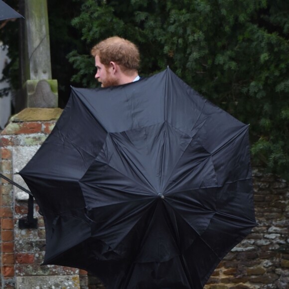 Le prince Harry à l'église St Mary Magdalene le 25 décembre 2015 à Sandringham, à l'occasion de la messe de Noël.