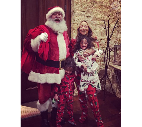 Mariah Carey fête Noël à Aspen avec ses enfants les jumeaux Monroe et Moroccan / photo postée sur Instagram, le 24 décembre 2015.