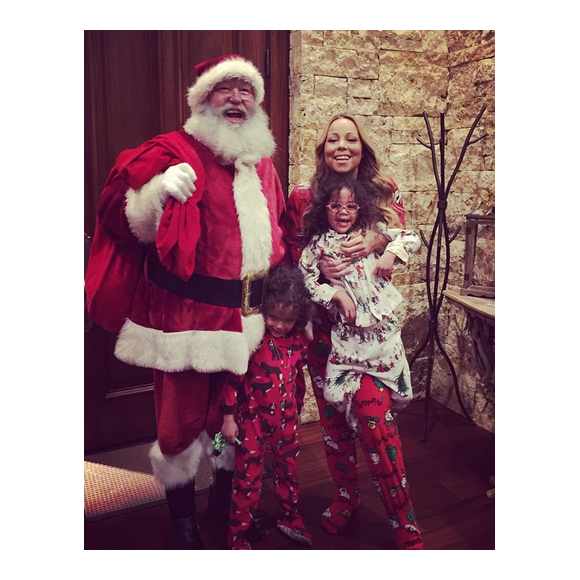 Mariah Carey fête Noël à Aspen avec ses enfants les jumeaux Monroe et Moroccan / photo postée sur Instagram, le 24 décembre 2015.
