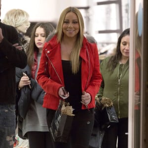 Exclusif -Mariah Carey fait ses courses de Noël à Aspen le 20 décembre 2015.