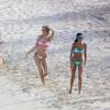 Exclusif - Les mannequins Taylor Hill, Behati Prinsloo, Sara Sampaio et Martha Hunt jouent au beach-volley pour le tournage de l'émission VS Swim Special. Saint-Barthélemy, le 13 décembre 2015.