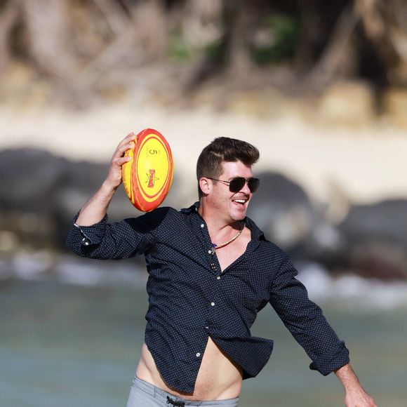 Robin Thicke avec son fils Julian en vacances à Saint-Barthélemy le 3 janvier 2016.