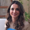 Rania de Jordanie et son Toblerone de 80 cm / 4,5 kilos : un rêve d'enfant réalisé ! Photo Instagram décembre 2015.