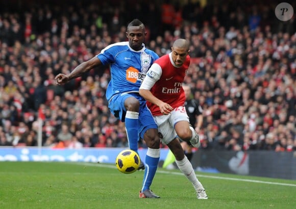 Steve Gohouri et Gaël Clichy à Londres le 22 janvier 2011.