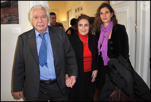 Michel Galabru et sa fille Emmanuelle avec sa femme Claude à Paris en décembre 2011.