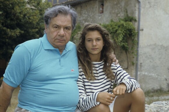 Archives - Michel Galabru et sa fille Emmanuelle à Malaucène en juillet 1988.