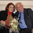 Michel Galabru, ici avec sa femme Claude a reçu la Grande médaille Vermeil de la Ville de Paris des mains du maire Bertrand Delanoë le 6 décembre 2011 à Paris