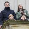 Le prince Vincent et la princesse Josephine de Danemark en famille lors de la chasse Hubertus, le 1er novembre 2015. Les jumeaux, plus jeunes des quatre enfants du prince Frederik et de la princesse Mary, fêtent le 8 janvier 2016 leurs 5 ans.