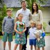 Le prince Vincent et la princesse Josephine de Danemark au château de Grasten le 19 juillet 2015 avec leurs parents Frederik et Mary, leur frère le prince Christian et leur soeur la princesse Isabella. Les jumeaux, plus jeunes des quatre enfants du prince Frederik et de la princesse Mary, fêtent le 8 janvier 2016 leurs 5 ans.