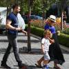 Christina Aguilera enceinte et son fiancé Matt Rutler vont déjeuner avec leur fils Max à l'occasion de la fête des mères à Los Angeles, le 11 mai 2014. 