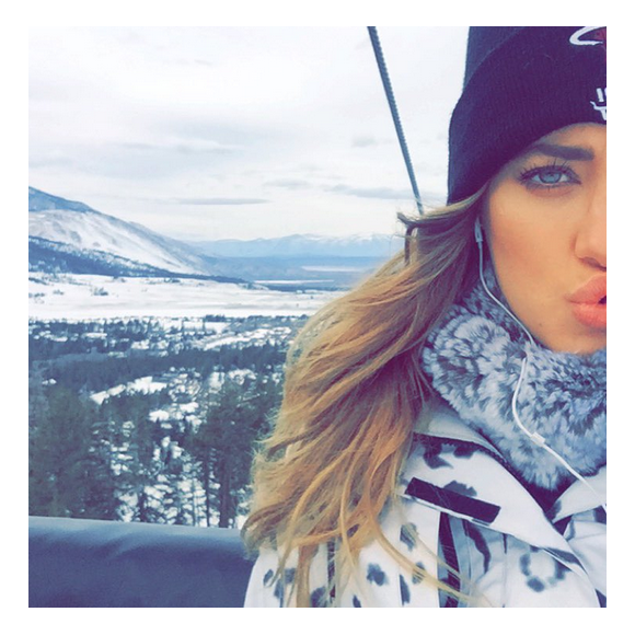 Jessica Serfaty, la nouvelle conquête de Joe Jonas, a publié une photo d'elle sur sa page Instagram pendant son séjour à Mammoth Montain au mois de janvier 2016.
