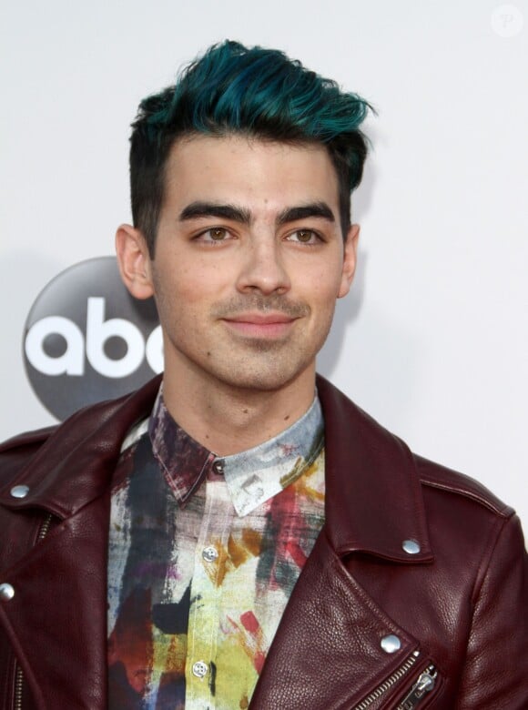 Joe Jonas - La 43ème cérémonie annuelle des "American Music Awards" à Los Angeles, le 22 novembre 2015.