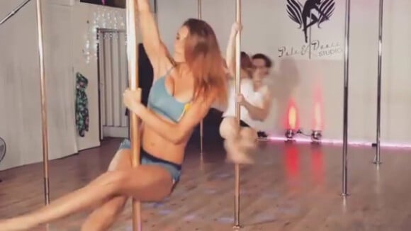 Laury Thilleman prend un cours de poledance, l'occasion pour elle de dévoiler, une nouvelle fois, son body très sexy. Janvier 2016.