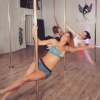 Laury Thilleman prend un cours de pole dance, l'occasion pour elle de dévoiler, une nouvelle fois, son body très sexy. Janvier 2016.