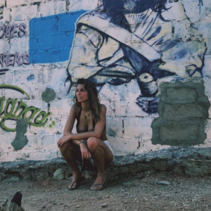 Laury Thilleman (Miss France 2011), toujours aussi sublime lors de ses vacances en Colombie. Janvier 2016.