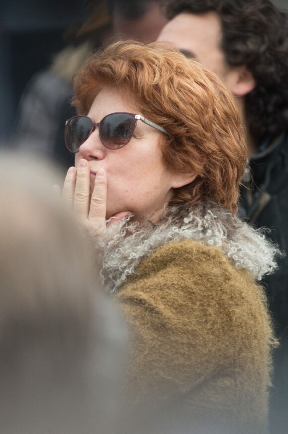 Véronique Genest - Hommage aux victimes des attentats de janvier et novembre. Place de la République à Paris, le 10 janvier 2016.