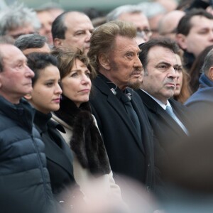 Sandrine Mazetier, Bertrand Delanoë, Najat Vallaud-Belkacem, Marisol Touraine, Johnny Hallyday, Meyer Habib et Dalil Boubakeur - Hommage aux victimes des attentats de janvier et novembre. Place de la République à Paris, le 10 janvier 2016.