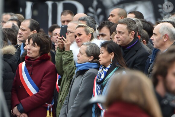 Laeticia Hallyday lors de l'hommage rendu aux victimes des attentats de janvier et de novembre 2015, place de la République à Paris, le 10 janvier 2016. ©Lionel Urman/Bestimage