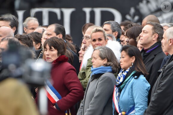 Laeticia Hallyday lors de l'hommage rendu aux victimes des attentats de janvier et de novembre 2015, place de la République à Paris, le 10 janvier 2016. ©Lionel Urman/Bestimage