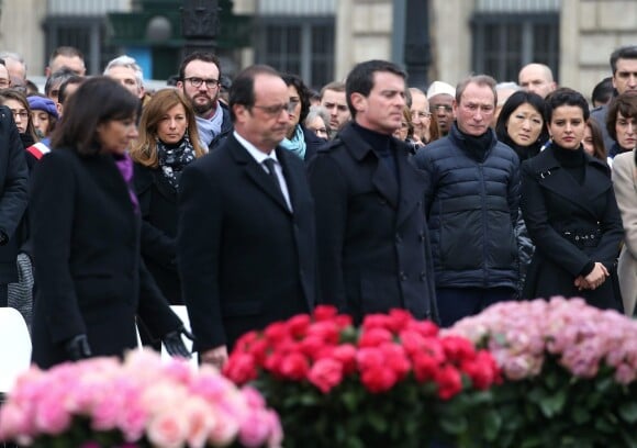 Anne Hidalgo, François Hollande, Manuel Valls - Hommage rendu aux victimes des attentats de janvier et de novembre 2015, place de la République à Paris, le 10 janvier 2016.  ©Dominique Jacovides/Bestimage.