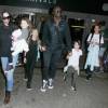 Seal débarque à l'aéroport LAX de Los Angeles avec sa fille Leni, sa compagne Erica Packer et ses enfants INdigo, Emmanuelle et Jackson, le 5 janvier 2016