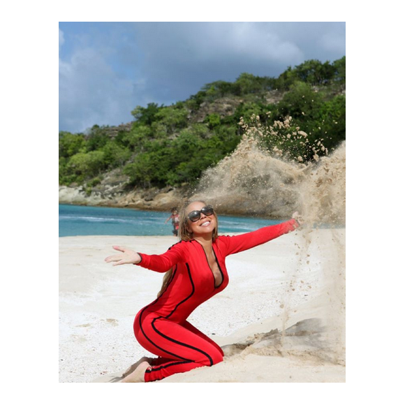 Mariah Carey savoure ses vacances sur une plage de St-Barth. Photo postée sur le compte Instagram de la chanteuse au mois de janvier 2016.