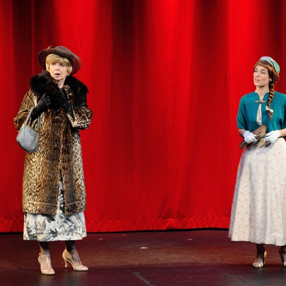 Claire Mirande et Cecile Beaudoux lors du filage de la piece 'Pygmalion' au Theatre 14 a Paris, France le 11 Janvier 2016.
