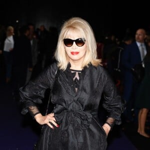 Amanda Lear à la soirée AmFar en marge de la fashion week de Milan le 26 septembre 2015.