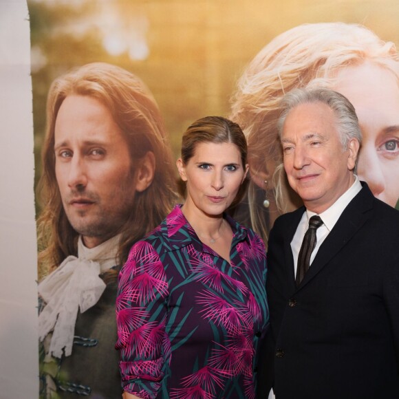 Alan Rickman avec Paula Paul à la première de son second film en tant que réalisateur, Les Jardins du roi (A Little Chaos) à Vienne, le 23 avril 2015