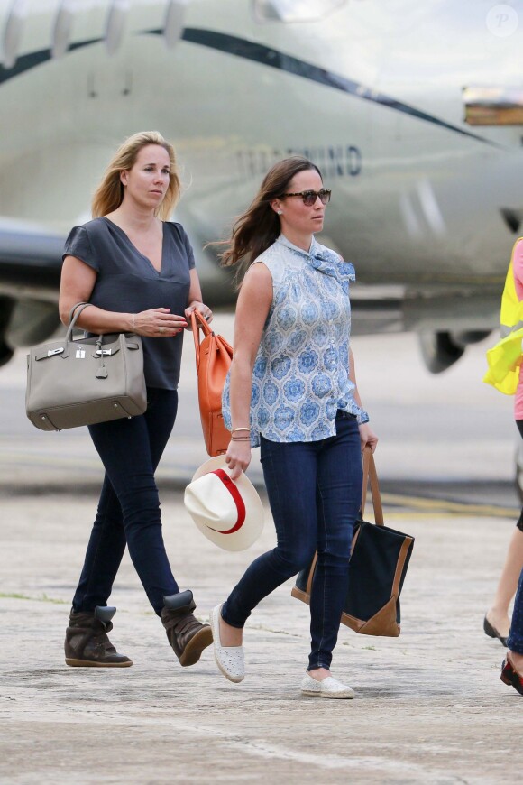 Pippa Middleton et son frère James Middleton quittent Saint-Barthélemy, le 7 janvier 2016.
