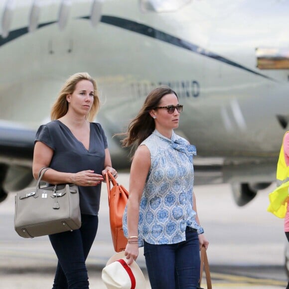 Pippa Middleton et son frère James Middleton quittent Saint-Barthélemy, le 7 janvier 2016.