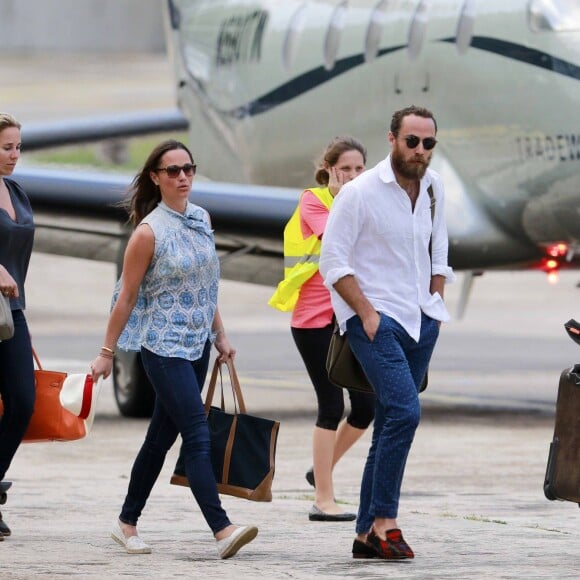 Pippa Middleton et son frère James Middleton quittent Saint-Barthélemy, le 7 janvier 2016.