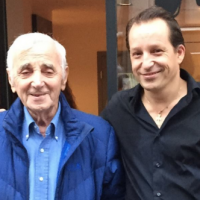 Charles Aznavour : Son fils Mischa se lance dans les hot-dogs et il "adore"