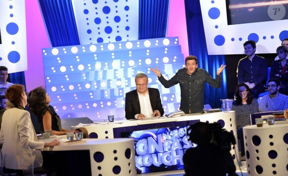 Exclusif - Laurent Ruquier et Marc-Antoine Le Bret - Marc-Antoine Le Bret sur le plateau de "On n'est pas couché" de Laurent Ruquier sur France 2 à Paris le 21 décembre 2015. © Veeren/Bestimage