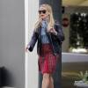 Reese Witherspoon, toujours lookée au millimètre, quitte son bureau de Beverly Hills le 15 janvier 2016.