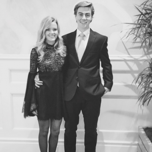 Ava Philippe, la fille de Reese Witherspoon et Ryan Phillippe a posté une photo d'elle en compagnie de son ami Scott, avant leur bal de promo. Le 16 janvier 2016.