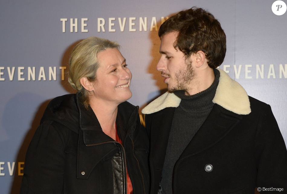 Luana Belmondo Et Son Fils Victor Avant Premiere Du Film The Revenant Au Grand Rex A Paris Le 18 Janvier 2016 Purepeople