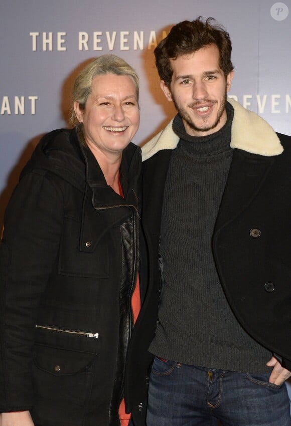 Luana Belmondo et son fils Victor - Avant-première du film "The Revenant" au Grand Rex à Paris, le 18 janvier 2016.