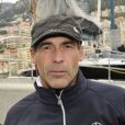 L'aventurier Mike Horn à Monaco devant son voilier le Pangaea, le 13 décembre 2012.