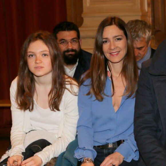 Emmanuelle Boidron et sa fille Leia, Zinedine Soualem et sa compagne Caroline Faindt - People au défilé haute couture Dany Atrache printemps-été 2016 à la Mairie du 4e arrondissement à Paris, le 25 janvier 2016. © CVS/Veeren/Bestimage