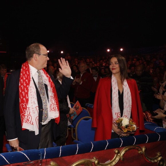 La princesse Stéphanie de Monaco, le prince Albert II de Monaco et Pauline Ducruet lors de la première représentation du 5e Festival New Generation sous le chapiteau de Fontvieille à Monaco, le 30 janvier 2016 © Jean-Charles Vinaj / Pool Restreint