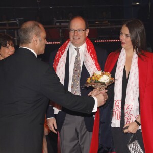 La princesse Stéphanie de Monaco, le prince Albert II de Monaco et Pauline Ducruet lors de la première représentation du 5e Festival New Generation sous le chapiteau de Fontvieille à Monaco, le 30 janvier 2016 © Jean-Charles Vinaj / Pool Restreint