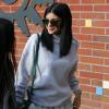 Kylie Jenner - Kourtney et Khloe Kardashian vont déjeuner avec leur soeur Kylie Jenner au restaurant Health Nut après le tournage de l'émission l'incroyable famille kardashian. Elles ont décoré sa voiture de ballons imprimés de photos à son effigie à Woodland Hills le 22 janvier 2016.