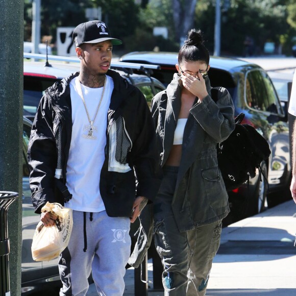 Kylie Jenner et son petit ami Tyga sont allés prendre leur petit déjeuner à ‘Lovi's Delicatessen' à Calabasas, le 1er novembre 2015